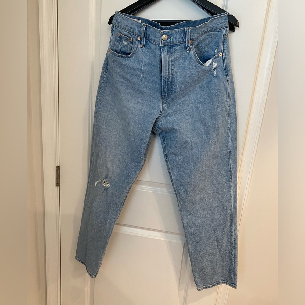 Gap Jeans. Size 33/16R Style Sky High Straight. Blue jeans.
